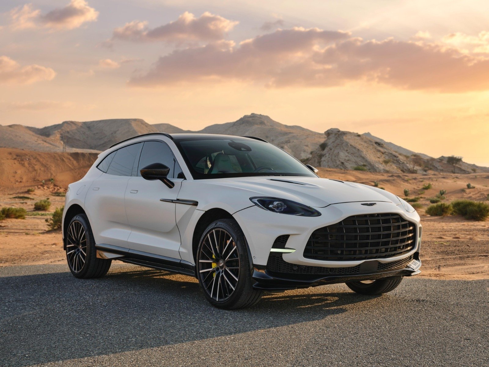 Aston Martin DBX 707 white front view
