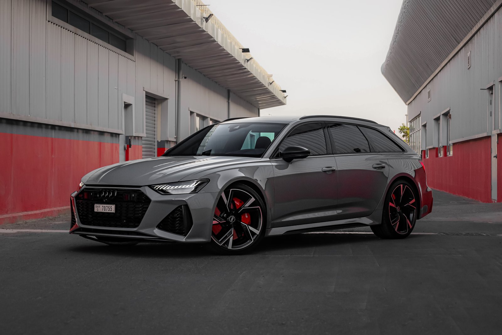 Audi RS6 Avant — vue avant, gris