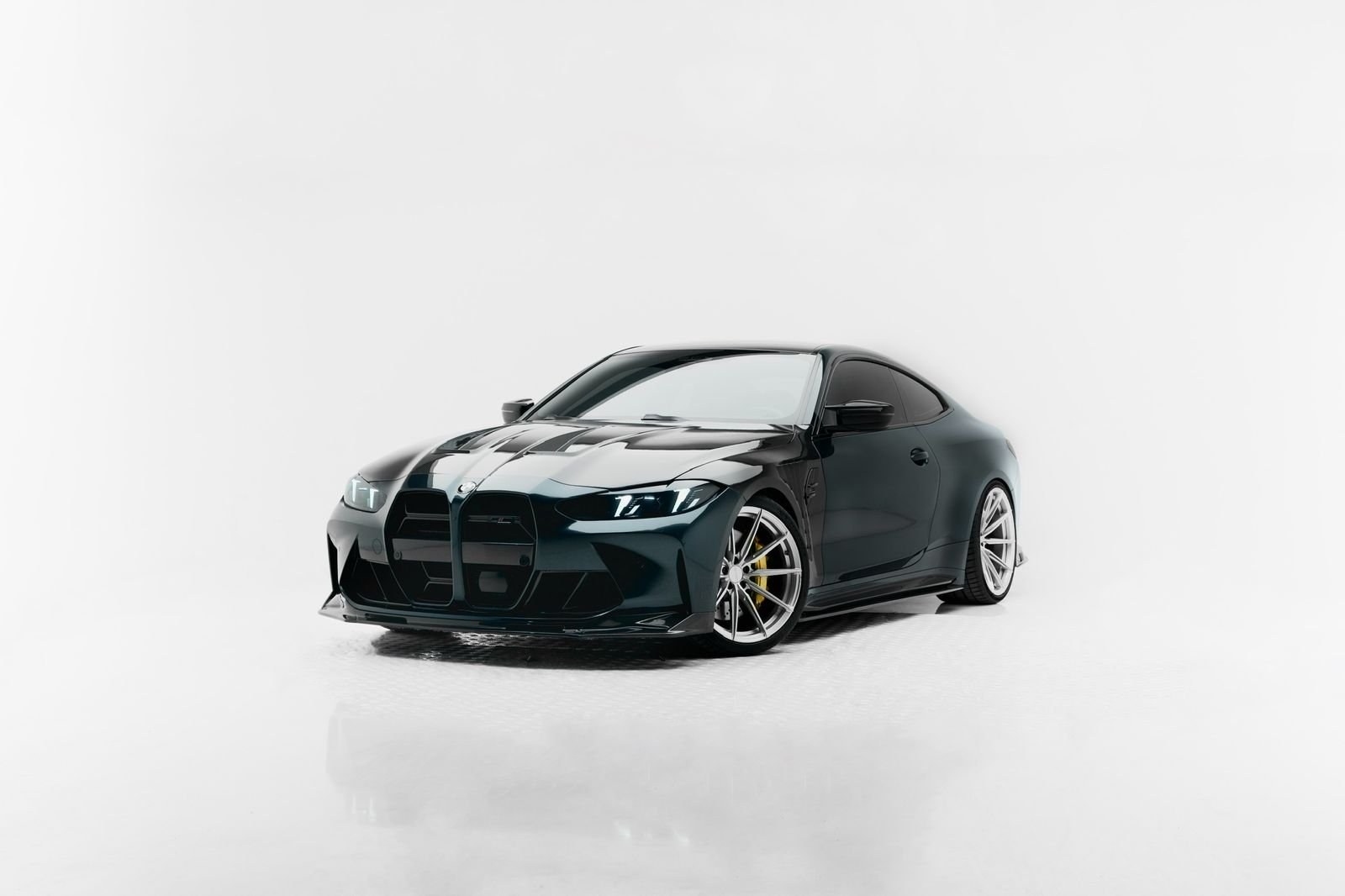 BMW M4 Competition 850 HP green front three-quarter view