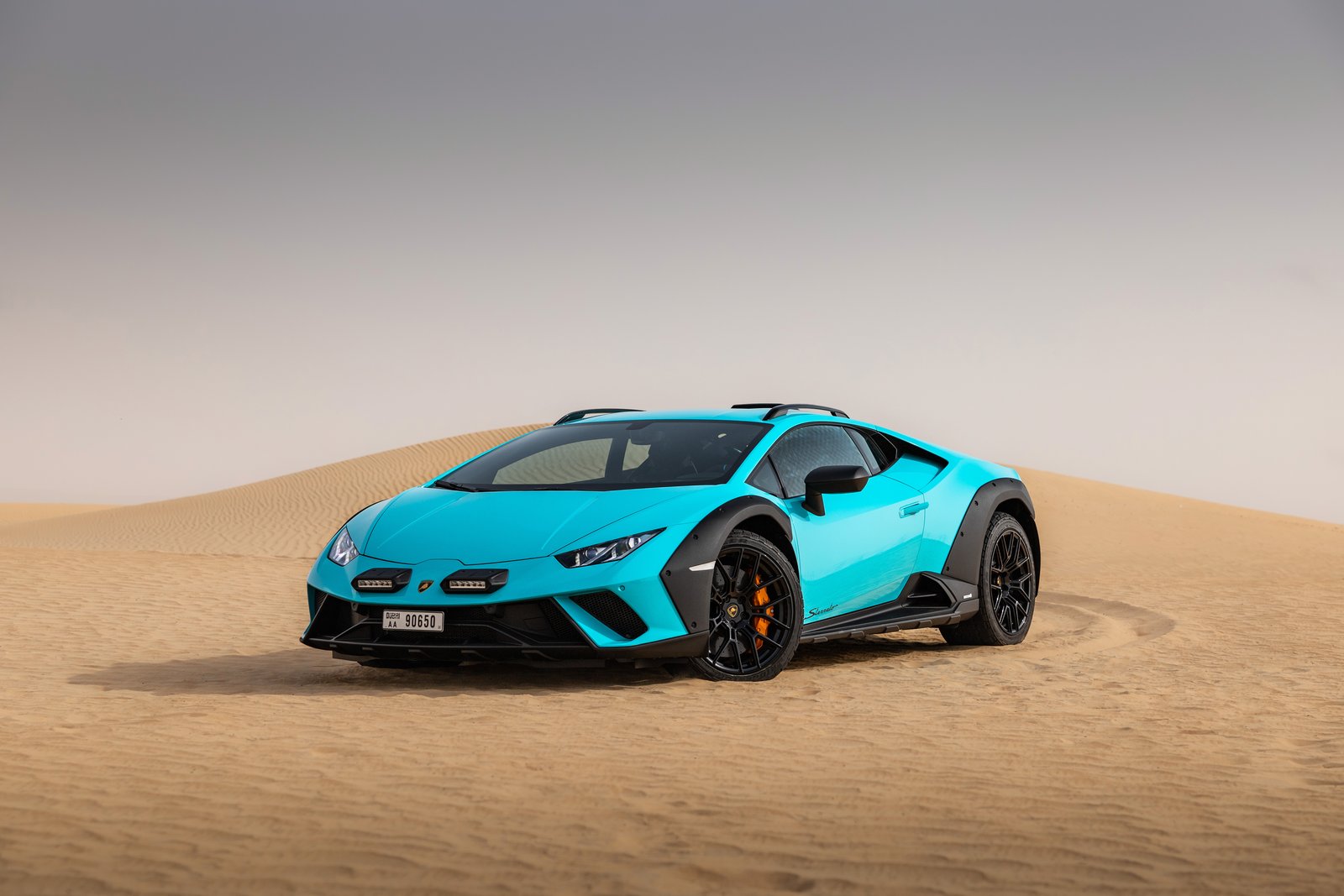 Lamborghini Huracan Sterrato mint — vue avant, bleu