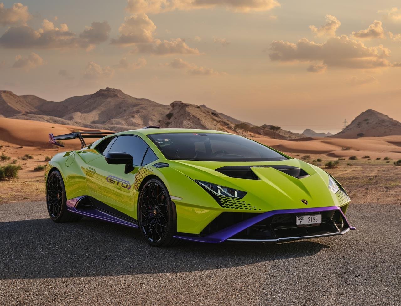 Lamborghini Huracan STO green front view