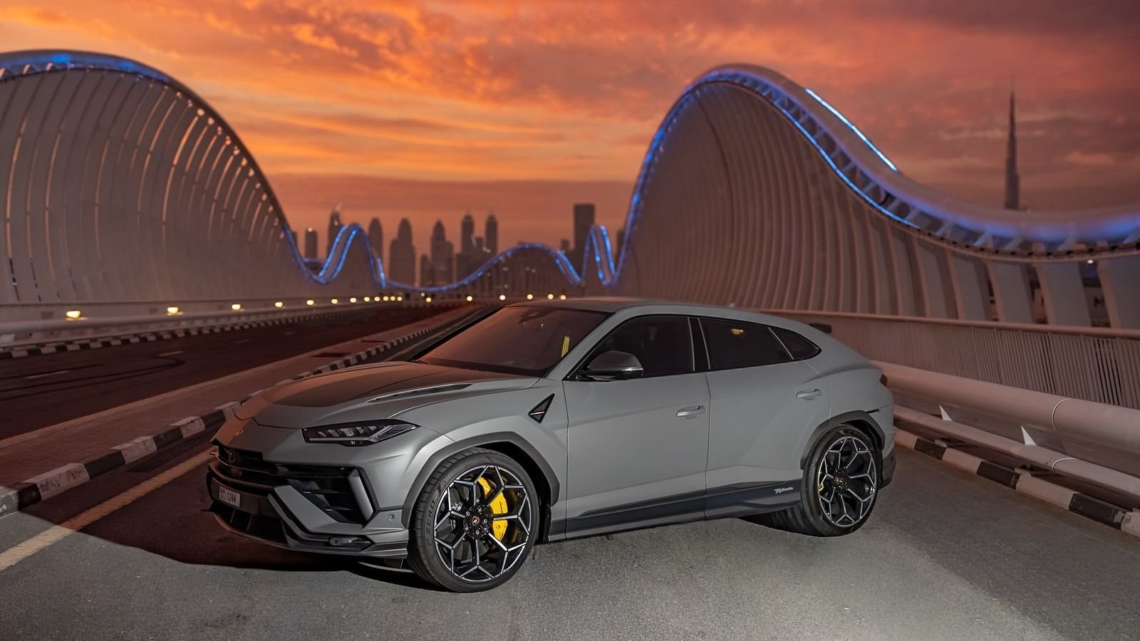 Lamborghini Urus Performante grey front three-quarter view