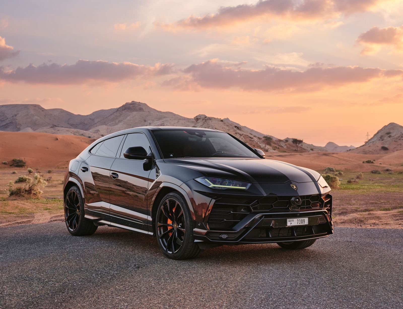 Lamborghini Urus — vue avant, noir