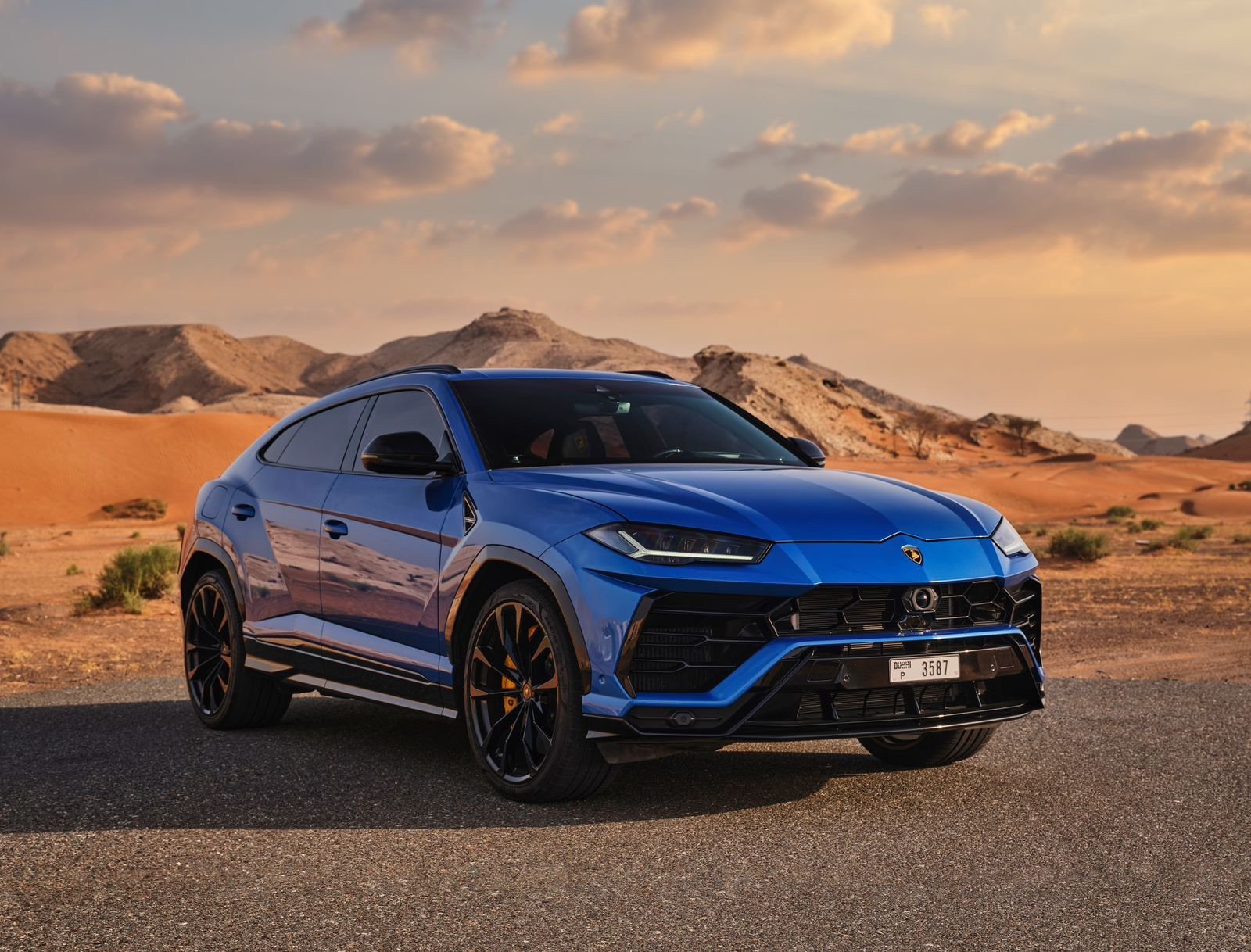 Lamborghini Urus — vue avant, bleu