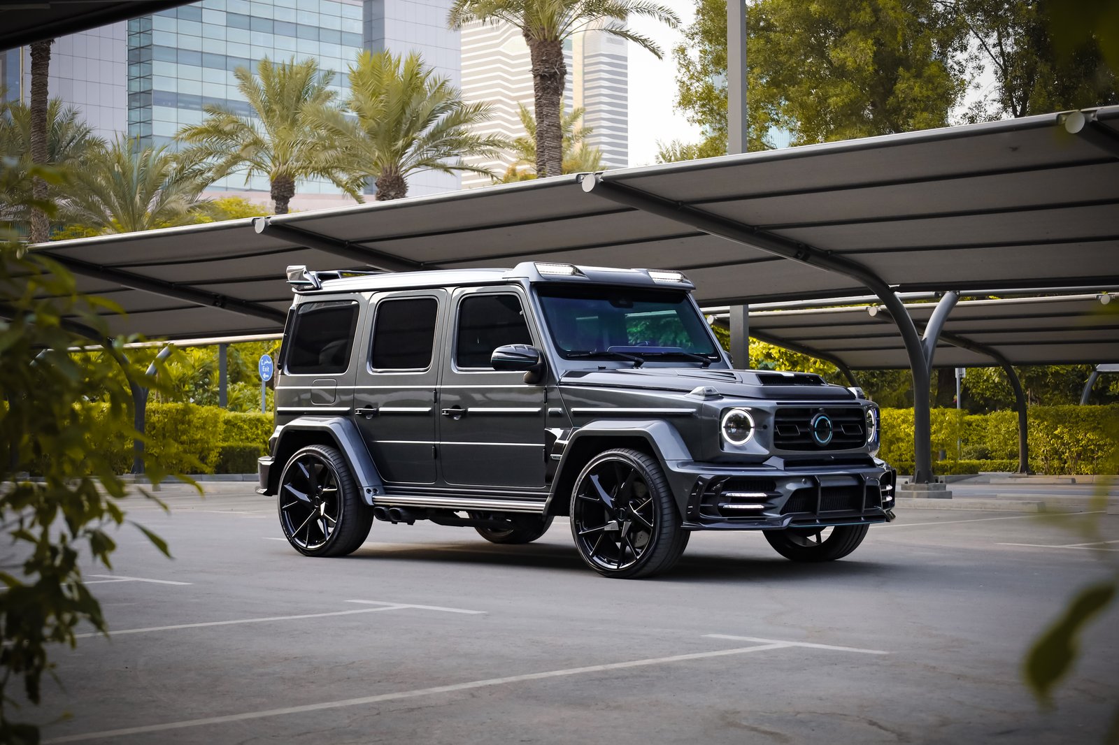 Mercedes-AMG G700 Brabus gray front three-quarter view