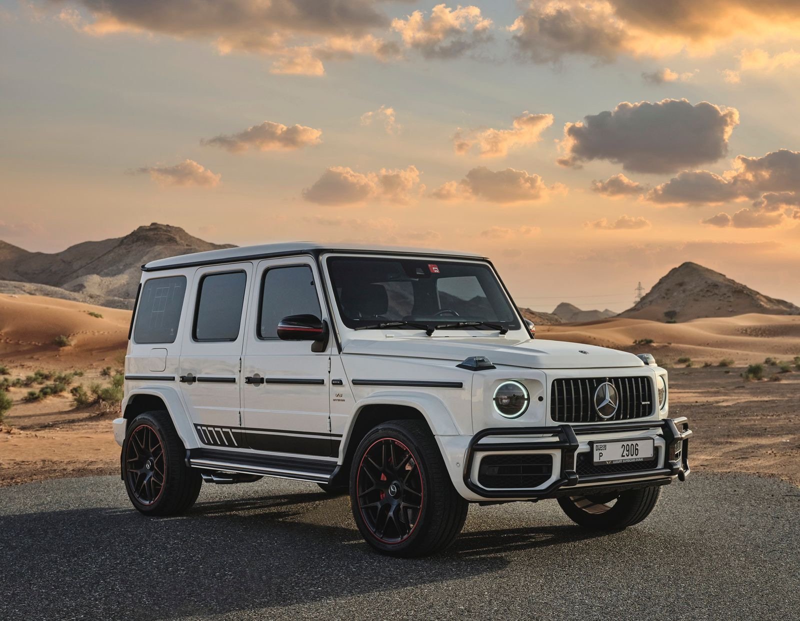 Mercedes-AMG G63 white front view