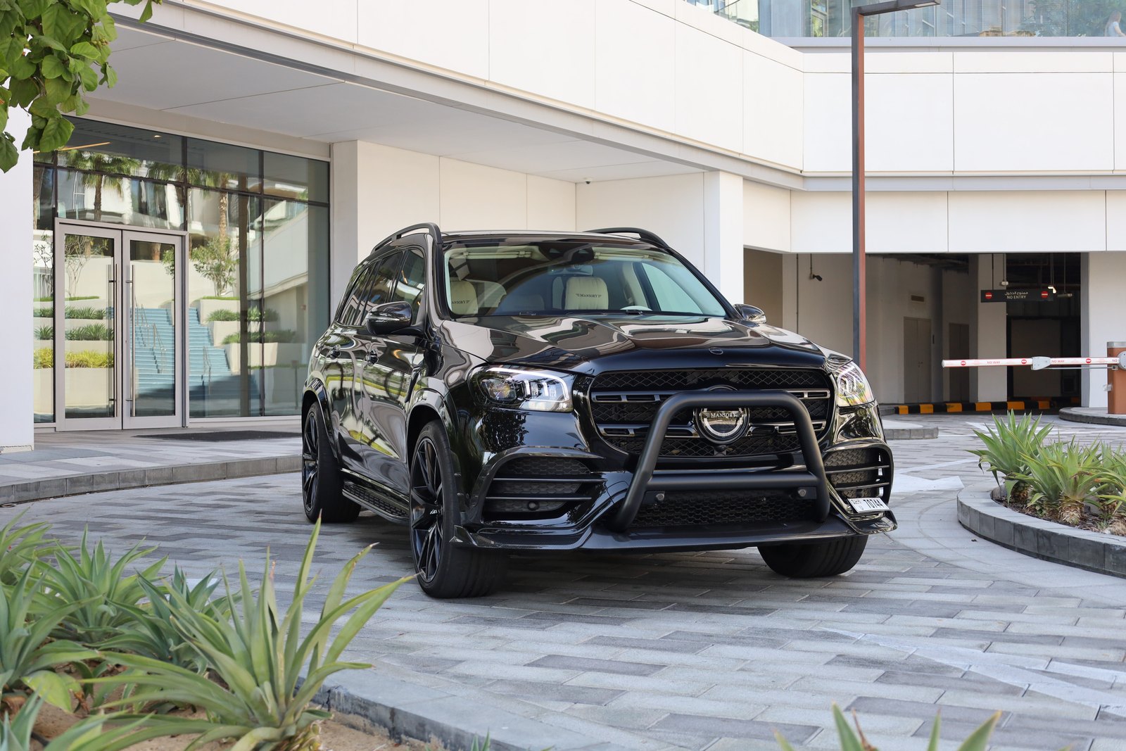 Mercedes-Benz GLS P600 Mansory black front three-quarter view