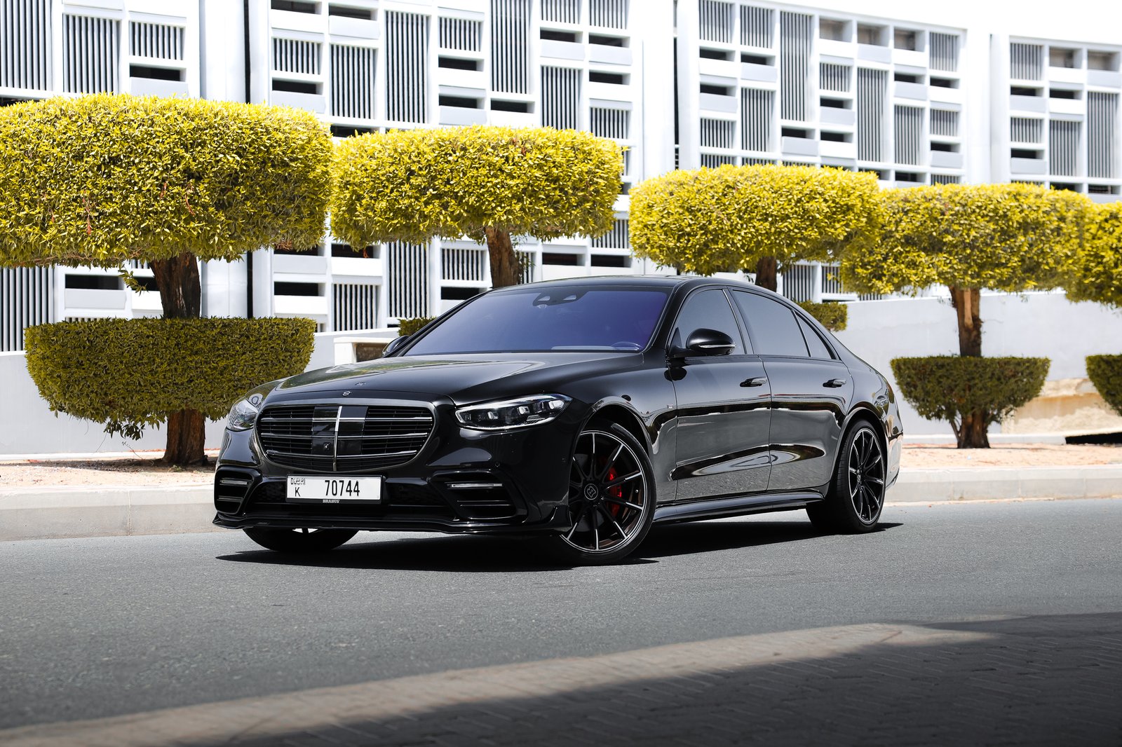 Mercedes-Maybach S580 black front three-quarter view
