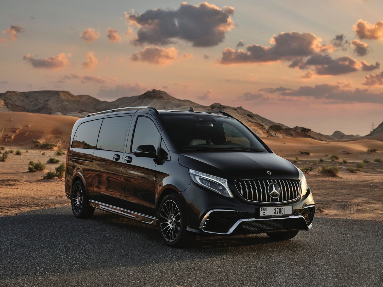 Mercedes-Benz V250 VIP — vue avant, noir