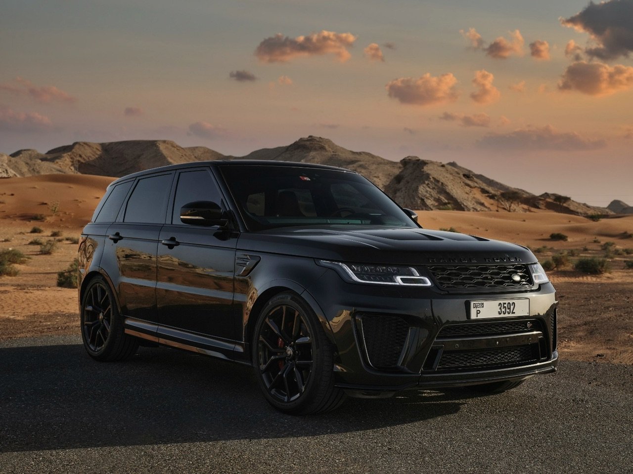 Range Rover Sport SVR black front view