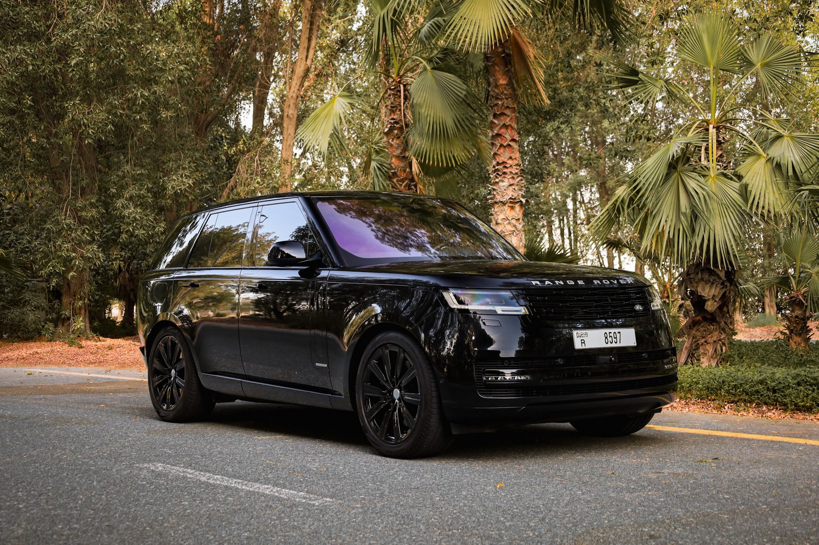 Range Rover Vogue Autobiography black front view
