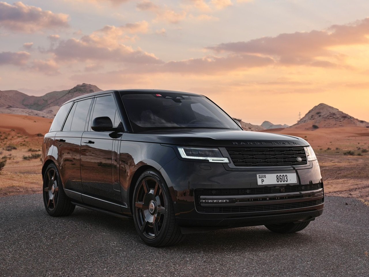 Range Rover Vogue Autobiography black front view