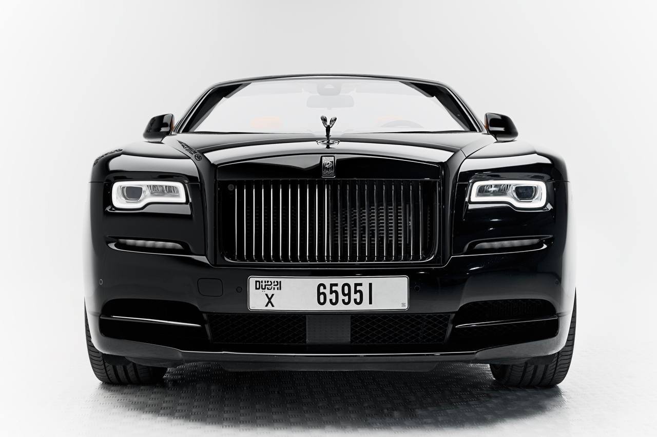 Rolls-Royce Dawn Black Badge black front view